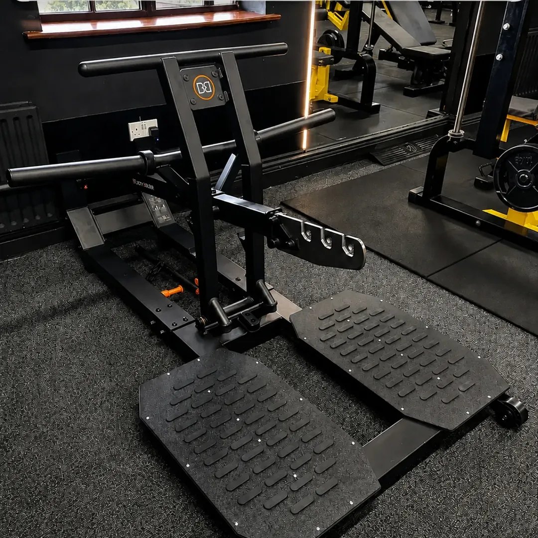 A belt squat machine